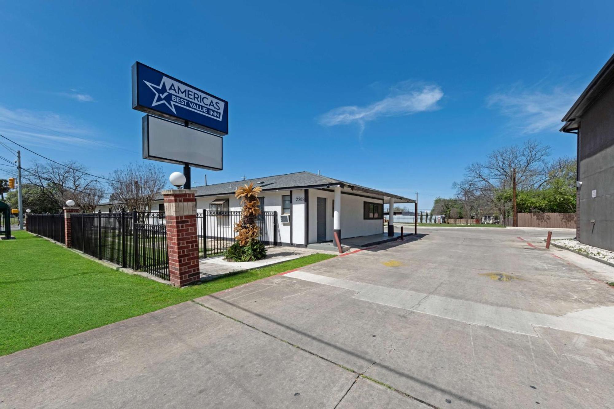Americas Best Value Inn San Antonio Downtown Riverwalk Εξωτερικό φωτογραφία